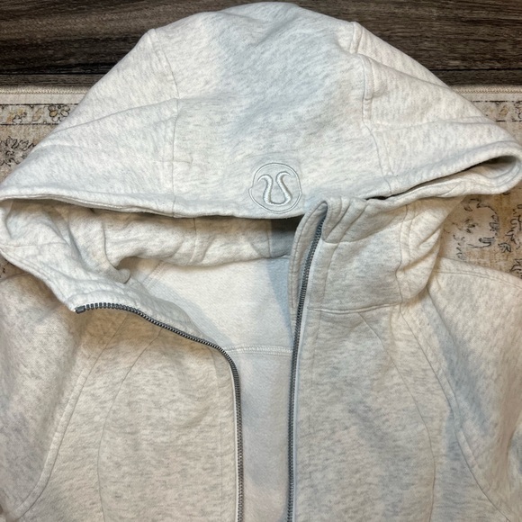 Women's Lululemon Light Gray Hoodie - Picture 2 of 7